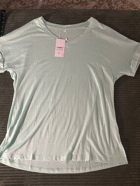Women's Light Aqua Green Short Sleeve V-Neck T-Shirt Size L
